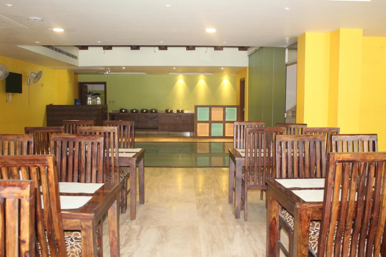 Hotel The Jk Нью-Дели Экстерьер фото